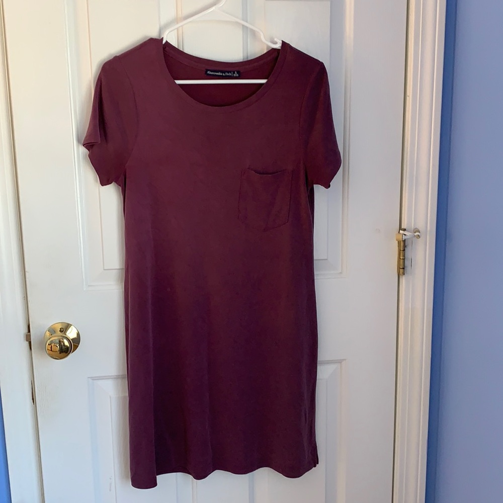 Abercrombie & Fitch maroon short sleeved dress with pocket - size S